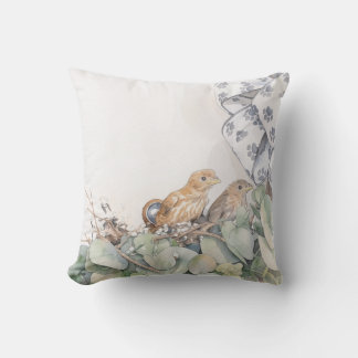 Coussin Bébés Oiseaux Dans Une Couronne De Porte