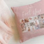 Coussin Bébés première année photo collage script rose<br><div class="desc">Bébé première année photo collage script rose moderne contemporain premier anniversaire ou cadeau de décoration maison de Noël.</div>