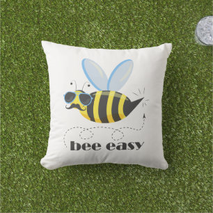 Coussin Bee caractère avec mustache lunettes de soleil Bee