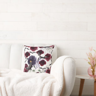 Coussin Belle déplaisante   Roses gothiques foncés avec ch