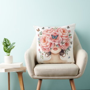 Coussin Belle Femme avec des Roses Roses Géantes et Papill