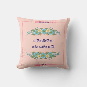 Coussin Béni est la Mère qui marche avec Dieu chrétien