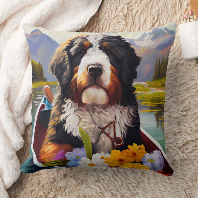 Coussin Bernedoodle au paddling : Une aventure pittoresque (Couverture)