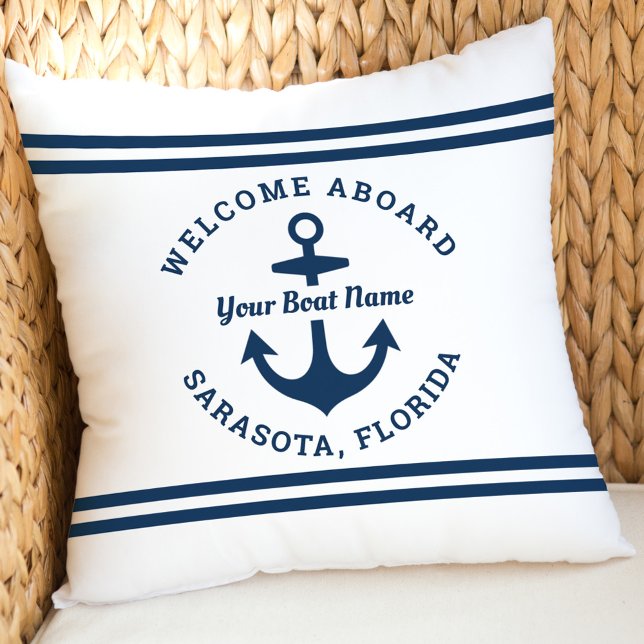 Coussin Bienvenue à bord nom de bateau blanc nautique (Créateur téléchargé)