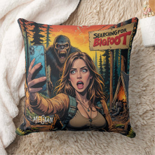 Coussin Bigfoot Sasquatch Selfie
