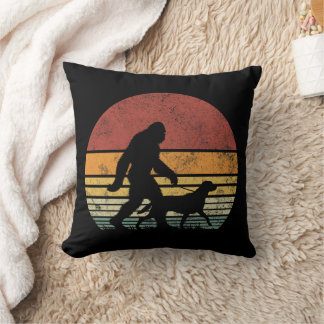 Coussin Bigfoot Walking Labrador Retriever Chien Vintage