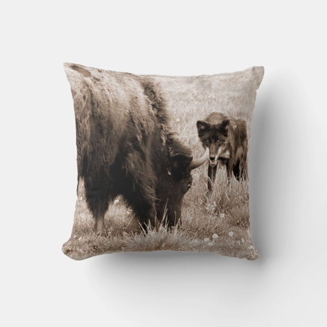 Coussin Bison agressif et loup noir (Recto)