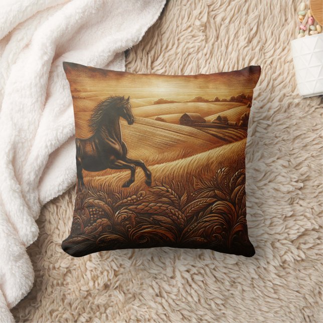 Coussin Black Horse Galloping au coucher du soleil (Couverture)