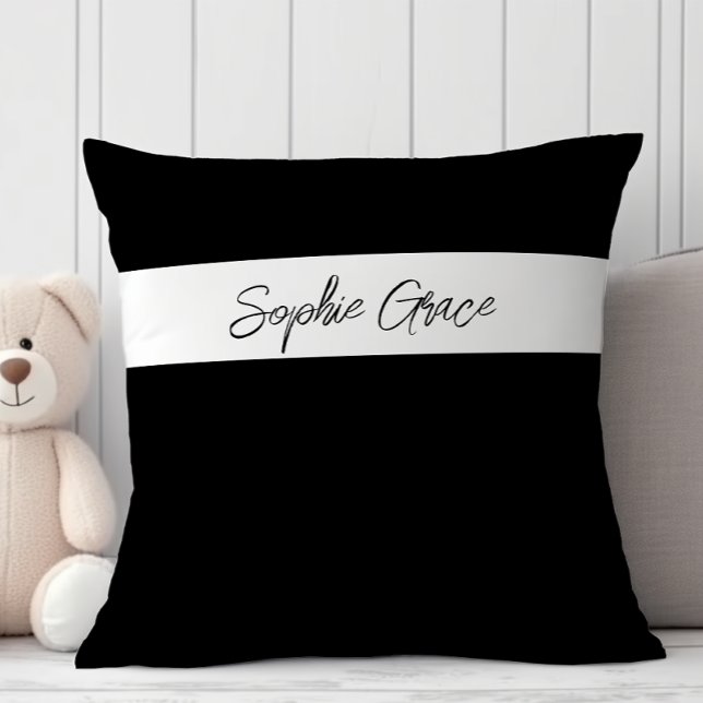 Coussin Black Modern Simple Script Baby Shower (Créateur téléchargé)
