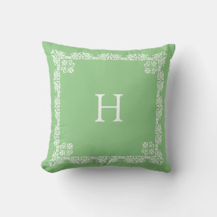 Coussin Blanc Chic Lace Vector & Monogram sur fond vert cl