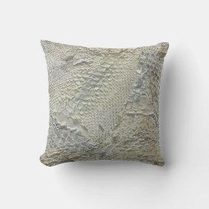 Coussin blanc de peau de serpent