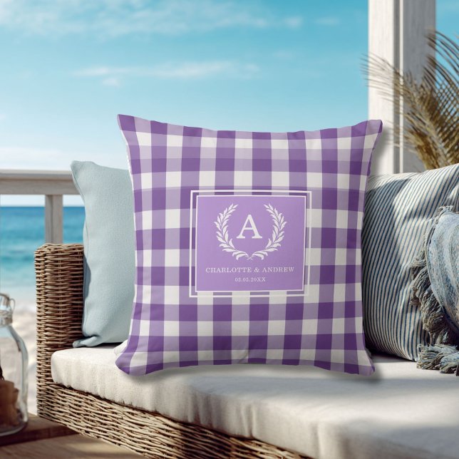 Coussin Blason Monogrammé Gingham Violet (Purple Gingham Monogram Crest Throw Pillow)