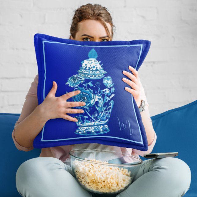 Coussin Bleu Blanc Monogramme Élégant Ginger Jar (Créateur téléchargé)