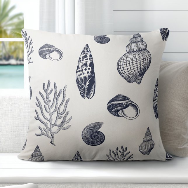 Coussin Bleu bleu marine (Discover Gorgeous Coastal Throw Pillows by Totally Coast.)
