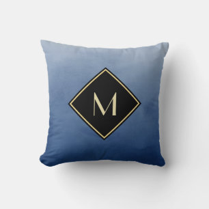 Coussin Bleu Brossé Élégant Avec Monogramme Or Simple