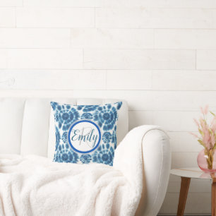 Coussin Bleu clair et blanc Shibori Tie Dye Nom du monogra
