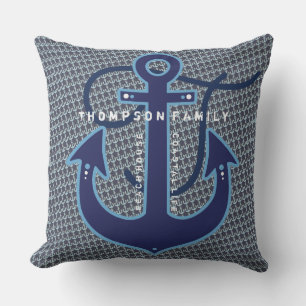 coussin bleu marine avec nom de famille et ancre