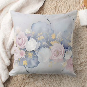 COUSSIN BLEU PASTEL AVEC FLEURS DE ROSE ROSE ET BLANC