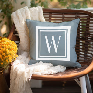 Coussin Bleu Poussiéreux et Monogramme Carré Classique Bla