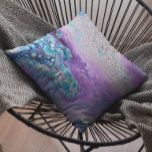 Coussin Bleu Turquoise Violet Marbre Fluide Abstrait<br><div class="desc">Ce design a été créé à partir de ma peinture acrylique fluide unique. Il peut être personnalisé en cliquant sur le bouton personnaliser et en ajoutant un nom, des initiales ou vos mots préférés. Contactez-moi à l'adresse colorflowcreations@gmail.com si vous souhaitez que ce design soit disponible sur un autre produit. Achetez...</div>