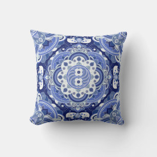 Coussin Blue colors vintage geometric pattern. Light india