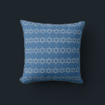 coussin BLUE & SILVER GRAS, MENORAH & STARS<br><div class="desc">ÉTOILE coussin DE DAVID TRIM ÉTOILE DE DAVID SUR LE DOS par le designer Sandy Closs ~ SandyCloss~</div>
