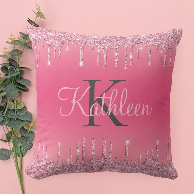 Coussin Blush rose, pailletage dégoulinant, monogramme or  (Créateur téléchargé)