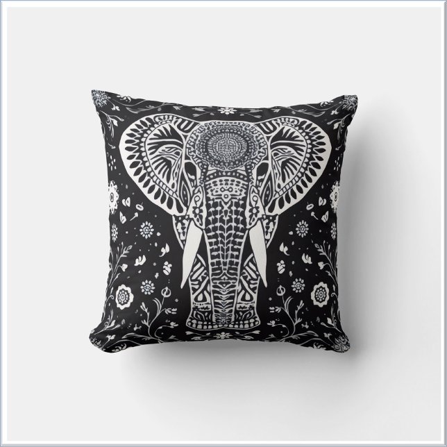Coussin Boho Black & White Batik Elephant (Créateur téléchargé)