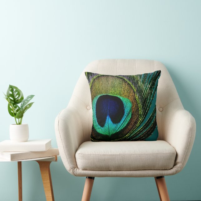 Coussin Boho Chic Plume de Paon Photographie Moderne (Chaise)