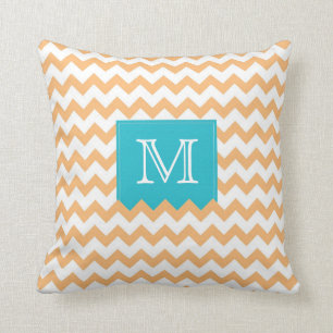 Coussin Boîte orange de motif de zigzag et de monogramme