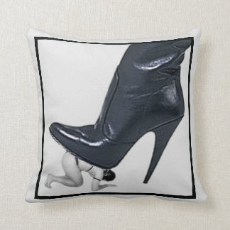 Coussin Boot Stiletto géant - estomac esclave