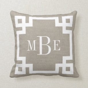 Coussin Bordure clé grecque beige rustique Monogramme