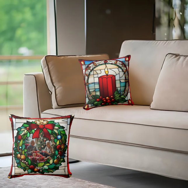 Coussin Bougie de Noël cramoisie Faux vitrail (Créateur téléchargé)