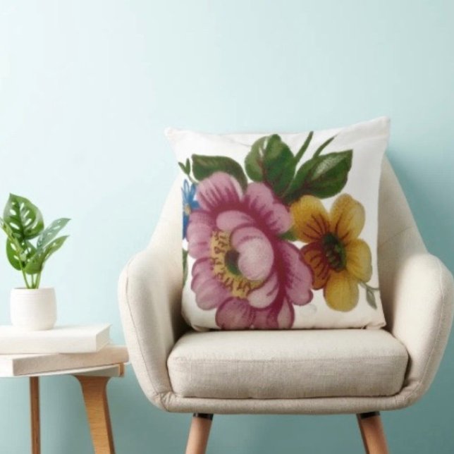 Coussin Bouquet floral de tasse à thé (100% polyester wrinkle-free, heavyweight stretch material. Hidden zipper enclosure. Made in the USA.)