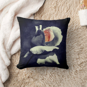 Coussin Bourgeon de rose pêche noir et blanc couleur parti
