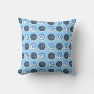 Coussin Boutons de couture bleu élégant sur fond bleu clai