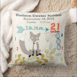 Coussin Boy Nursery Baby Birth Stat Fox Flrow Motif<br><div class="desc">Keepsaké Baby Stats de naissance ou enregistrement de naissance Forêt forestière Créatures Fox Baby Boy Nursery Coussin</div>