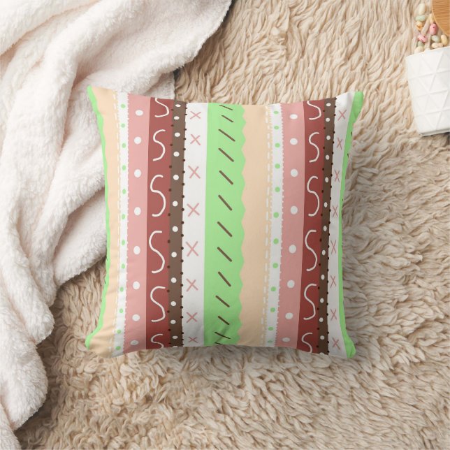 Coussin Brown, Bourgogne, vert et mauve Whimsical (Couverture)