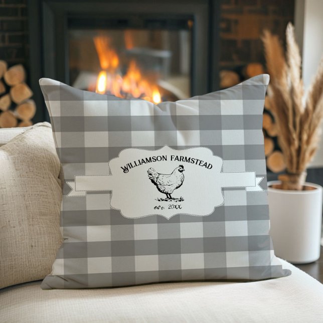 Coussin Buffle gris Plaid Agritourisme Poulet Épervier (Gray Buffalo Plaid Farm Chicken Throw Pillow)