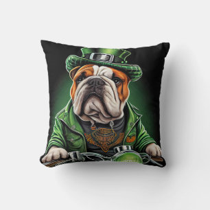 Coussin Bulldog Conduisant un Vélo Saint-Patrick