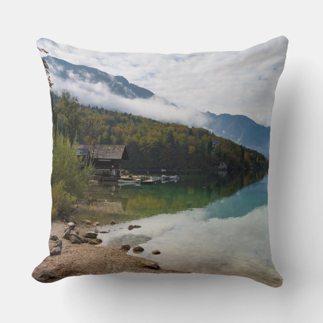 Coussin Cabine à côté de lac Bohinj en Slovénie (Recto)
