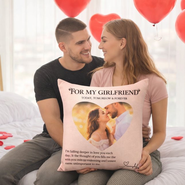 Coussin Cadeau d'amour de couple pour la Saint-Valentin, a (Créateur téléchargé)