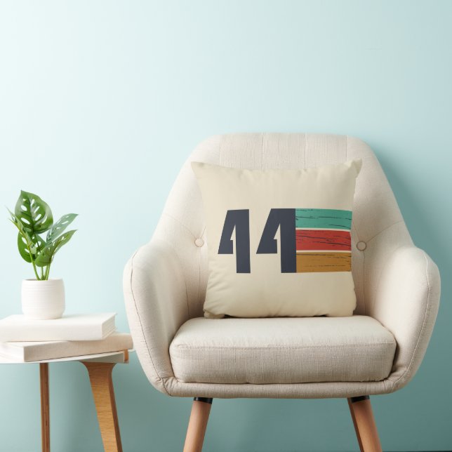 Coussin cadeau d'anniversaire vintage né en 1944 (Chaise)