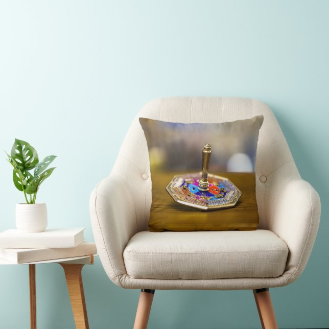 Coussin Cadeau de dreidel de Hanukkah SlipperyJoe à base o (Chaise)