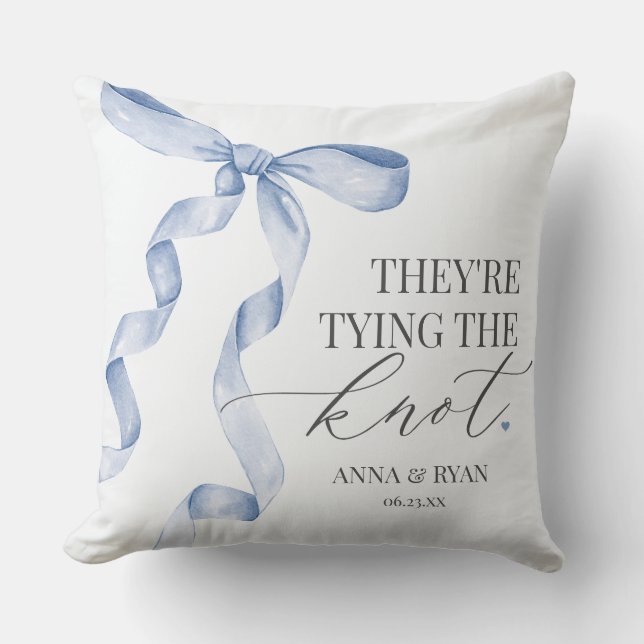 Coussin Cadeau de Fête de Fiançailles Blue Bow Tying the K (Recto)