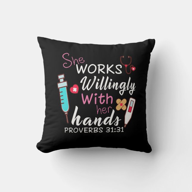 Coussin Cadeau infirmière | Elle Travaille Volontiers Appa (Recto)
