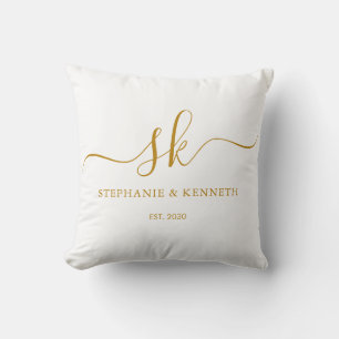 Coussin Cadeau Mariage Monogram Newlyweds Gold Script