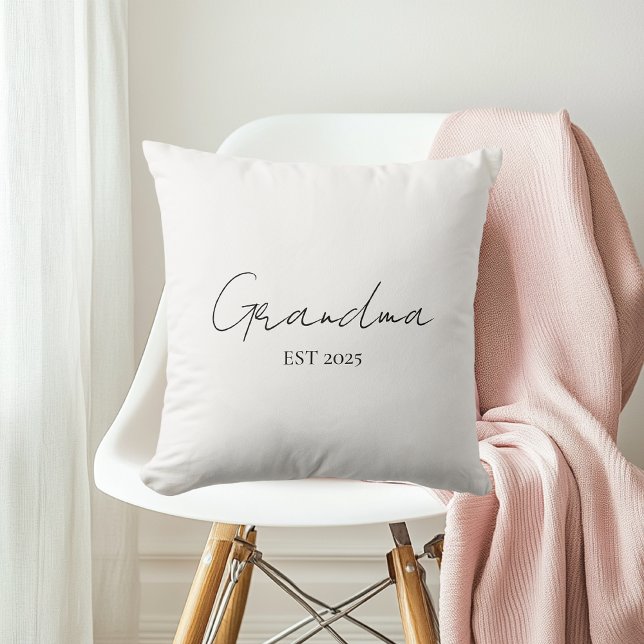Coussin Cadeau personnalisé minimaliste Grandma EST 2025 (Créateur téléchargé)