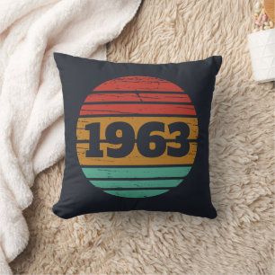 Coussin Cadeaux d'anniversaire vintages personnalisés