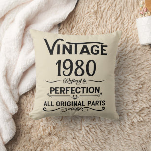 Coussin Cadeaux d'anniversaire vintages personnalisés noir